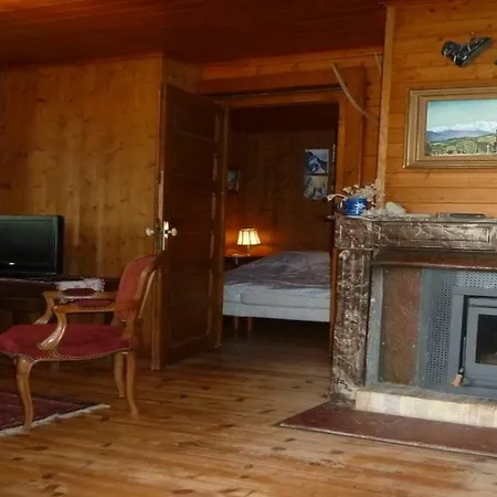 Montroc Chalet Sleeps 4